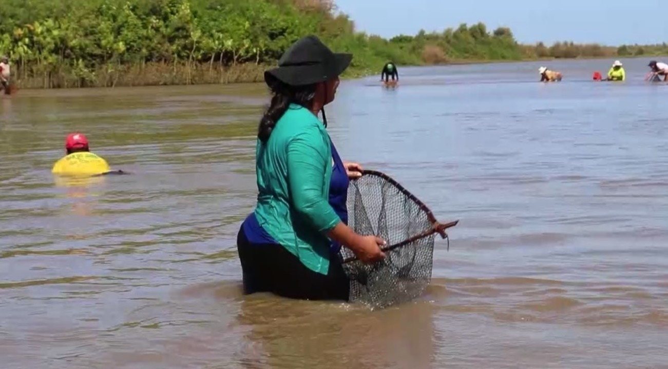 Cãmara aprova mais uma parcela do auxílio financeiro no valor de 500 reais para as marisqueiraas e pescadores deste municipio.