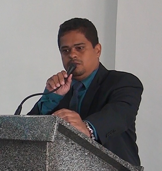 Laudemir Balbino solicita análise química da agua dos poços usada pela população deste município.